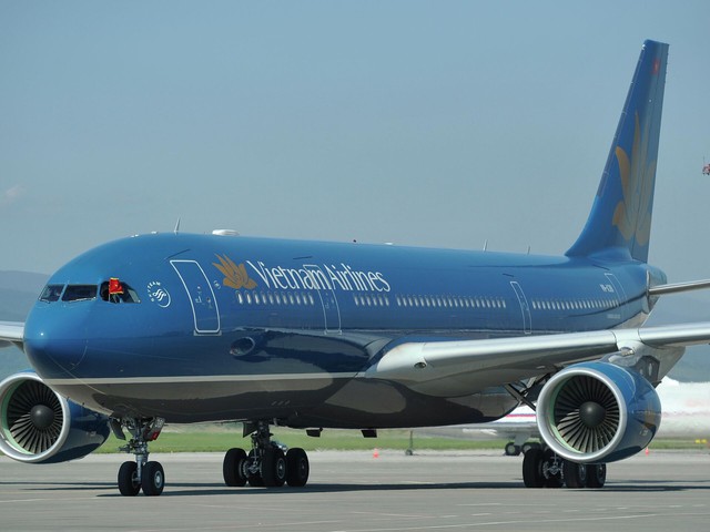 Four international flights to be delayed due to Storm Talim - Ảnh 1. Four international flights to be delayed due to Storm Talim - Ảnh 1.