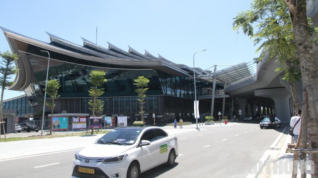 Hue welcomes first flight from China’s Kunming City - Ảnh 1. Hue welcomes first flight from China’s Kunming City - Ảnh 1.