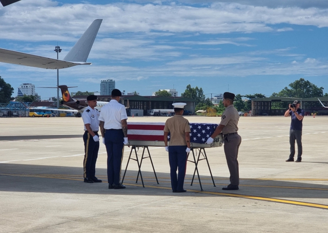 Remains of U.S. soldier repatriated - Ảnh 1.