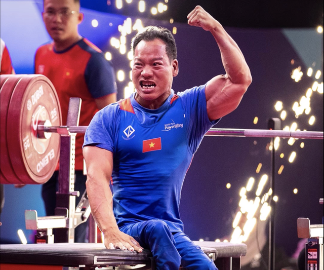 Para powerlifter Cong triumphs at world championship - Ảnh 1.