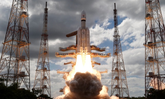 Vietnamese leaders congratulate India on spacecraft's successful moon landing - Ảnh 1. Vietnamese leaders congratulate India on spacecraft's successful moon landing - Ảnh 1.