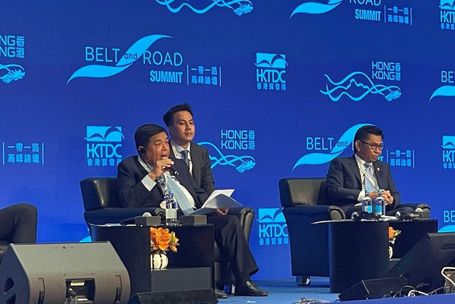 Minister of Planning and Investment attends 8th Belt and Road summit in Hong Kong - Ảnh 1.