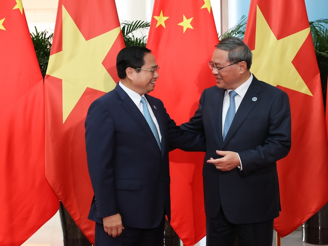 Developing Viet Nam-China relations is strategic choice: Prime Minister - Ảnh 1.