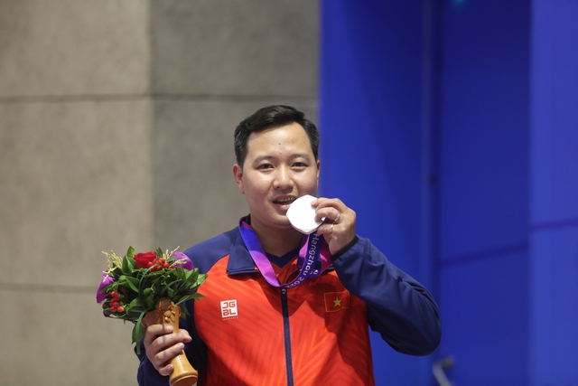 Viet Nam bag one silver, three bronzes in Asian Games' Day 2 - Ảnh 1.