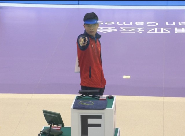 Vietnamese marksman Huy brings home an Asian Games gold medal - Ảnh 1.