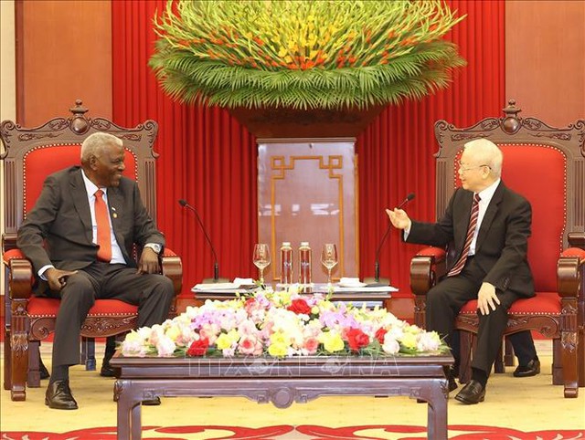 Viet Nam treasures special traditional solidarity with Cuba: Party chief  - Ảnh 1.