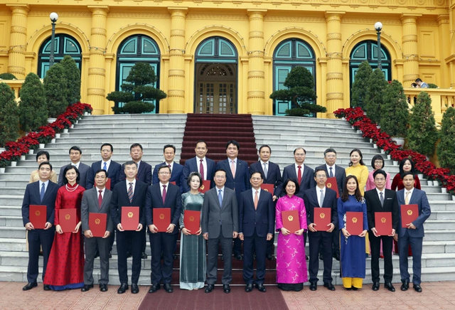 Viet Nam appoints 26 ambassadors, heads of diplomatic missions- Ảnh 1.