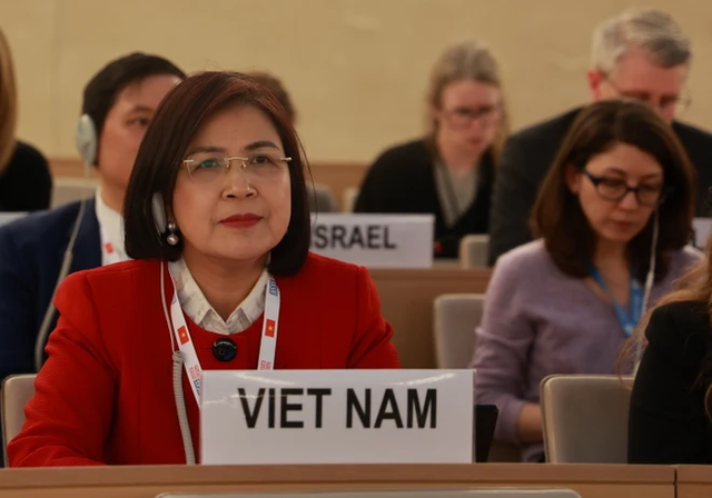 Prime Minister Pham Minh Chinh to share Viet Nam visions at WEF 2024 - Ảnh 1.