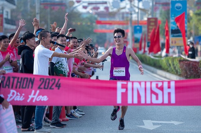 Kabashima, Tinh win first Dien Bien Phu Marathon, celebrating Viet Nam-Japan relationship- Ảnh 1.