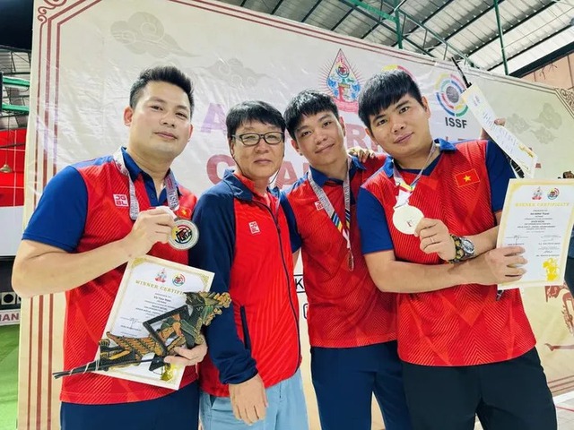Marksmen bag silvers at Asian championship in Indonesia- Ảnh 1.