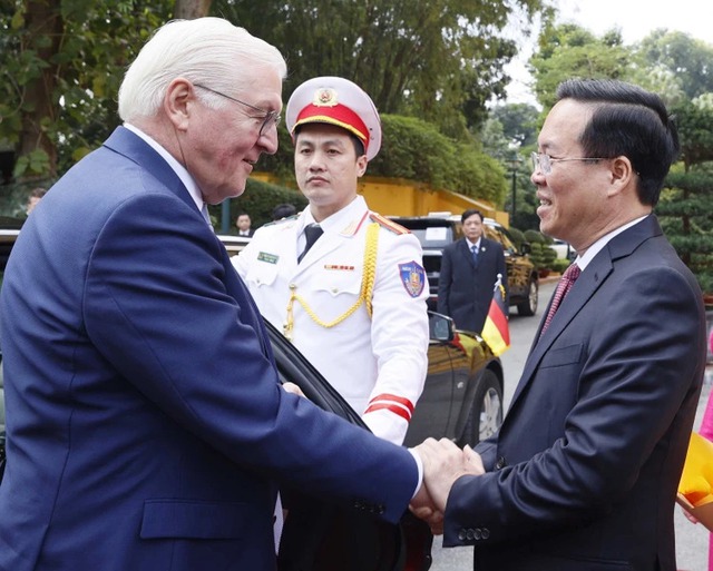 President hosts official welcome ceremony for German counterpart- Ảnh 1.