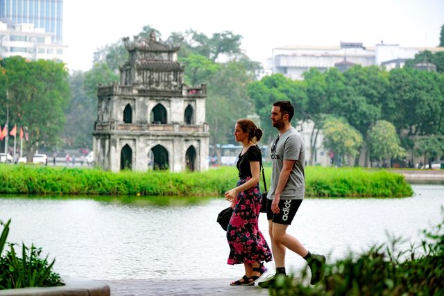 Capital targets to welcome 25.6 million tourists in 2024- Ảnh 1.
