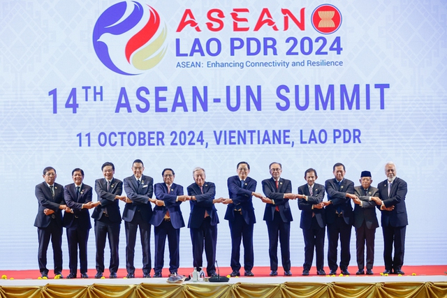 Prime Minister attends 14th ASEAN-UN Summit- Ảnh 1.