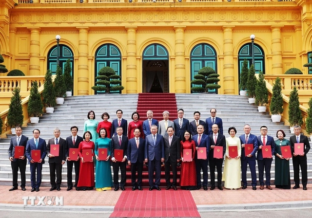 Top leader appoints 16 Ambassadors- Ảnh 1.