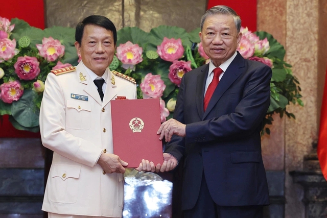 Three high-ranking police and military officers promoted to general rank- Ảnh 1.