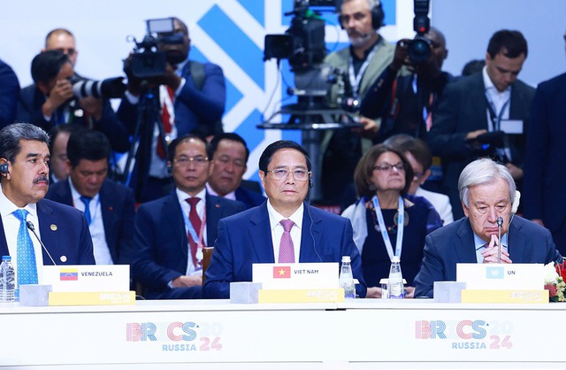 Prime Minister calls for upholding multilateralism at expanded BRICS summit- Ảnh 1.