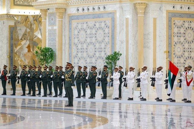 UAE Vice President hosts official welcome ceremony for Prime Minister Pham Minh Chinh- Ảnh 2.