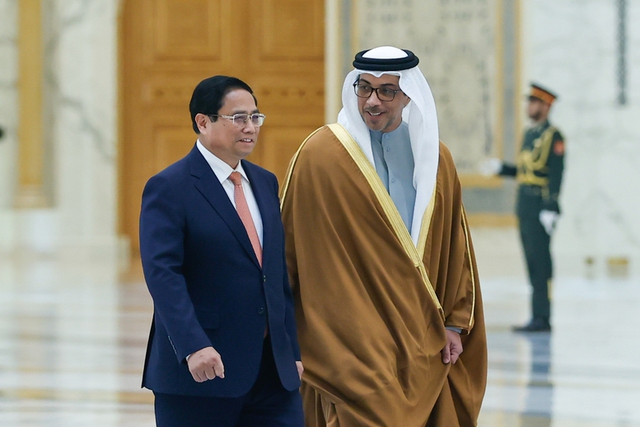 UAE Vice President hosts official welcome ceremony for Prime Minister Pham Minh Chinh- Ảnh 5.