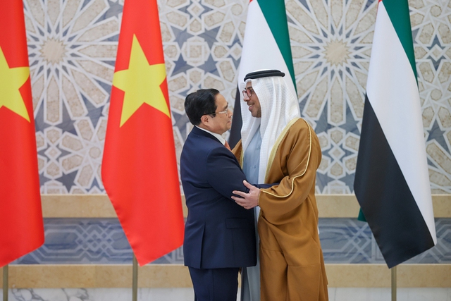 UAE Vice President hosts official welcome ceremony for Prime Minister Pham Minh Chinh- Ảnh 6.