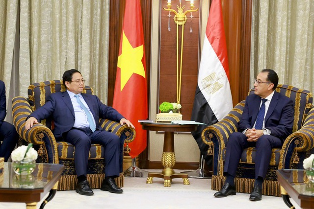 Prime Minister Pham Minh Chinh meets with Egyptian counterpart in Riyadh- Ảnh 1.