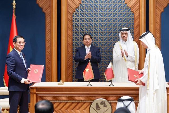 Viet Nam, Qatar sign five cooperation deals- Ảnh 1.