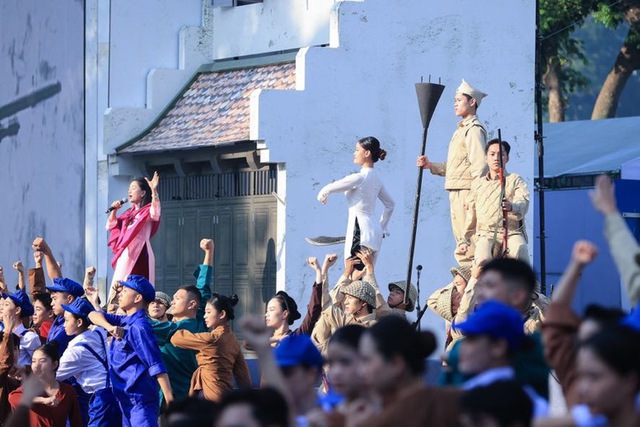 "Cultural Festival for Peace" marks Ha Noi’s 70th Liberation Day- Ảnh 6.