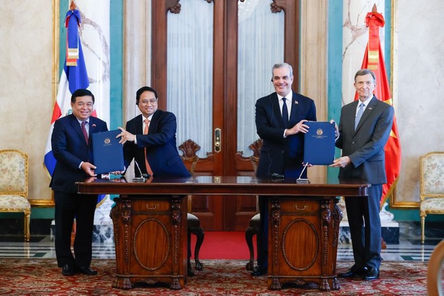 Viet Nam, Dominica sign cooperation deals- Ảnh 1.