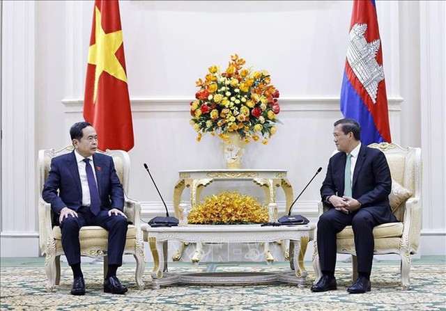 Top Vietnamese legislator meets Cambodian senior leaders- Ảnh 2.