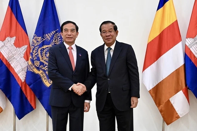 Viet Nam, Cambodia spur defense cooperation- Ảnh 1.