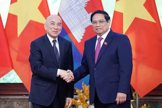 Prime Minister meets with Cambodian King- Ảnh 1.