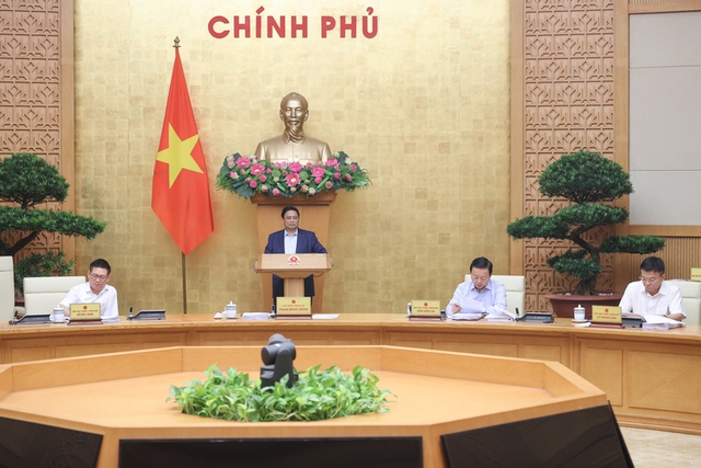 Transport ministry urged to start construction of railway connecting with China next year - Ảnh 1.