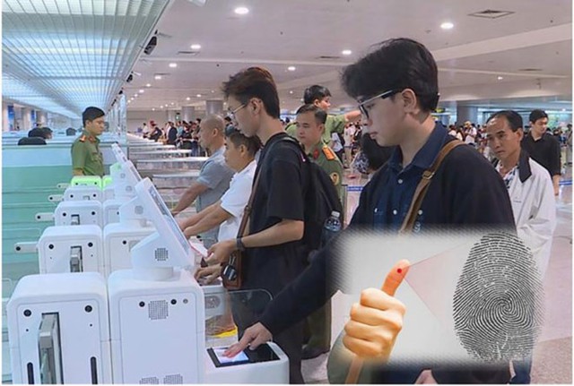 Viet Nam to collect fingerprints, facial images at border gates from 2025- Ảnh 1.