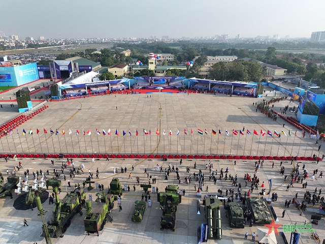 Viet Nam International Defense Expo 2024 opens in Ha Noi- Ảnh 4.