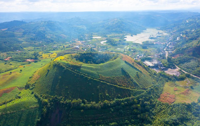 Dak Nong UNESCO Global Geopark features volcanic landscapes and caves- Ảnh 1.