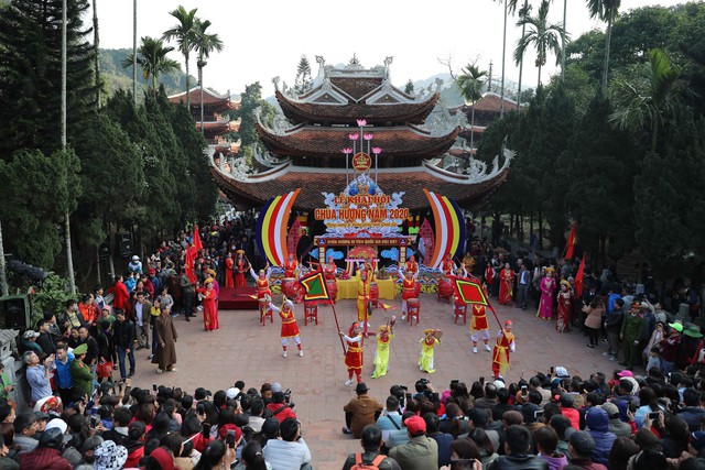 Huong Pagoda Festival - unique spiritual and cultural destination- Ảnh 1.