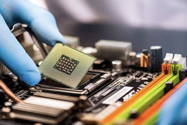 Telecom operators urged to lead semiconductor chip research and development- Ảnh 1.