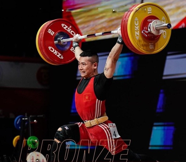 Weightlifters bring home four Asian championship bronzes- Ảnh 1.