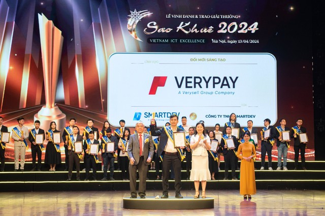 Global IT services provider wins double victory at Sao Khue awards 2024- Ảnh 2.