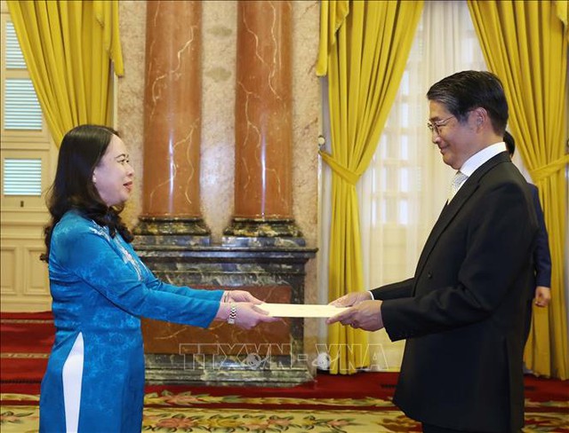 Acting President receives credentials from new Japanese Ambassador- Ảnh 1.