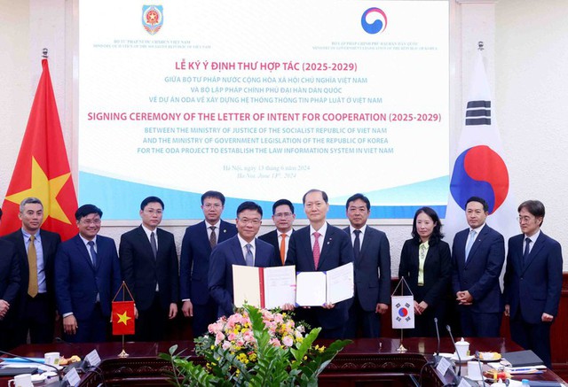 Viet Nam, South Korea sign Letter of intent for law cooperation- Ảnh 1.