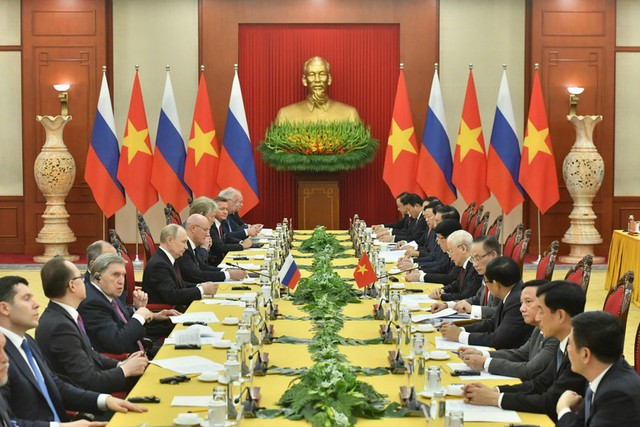 Party leader holds talks with Russian President Putin- Ảnh 1.