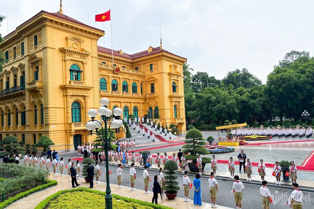 President To Lam hosts official welcome ceremony for Russian President Putin- Ảnh 5.