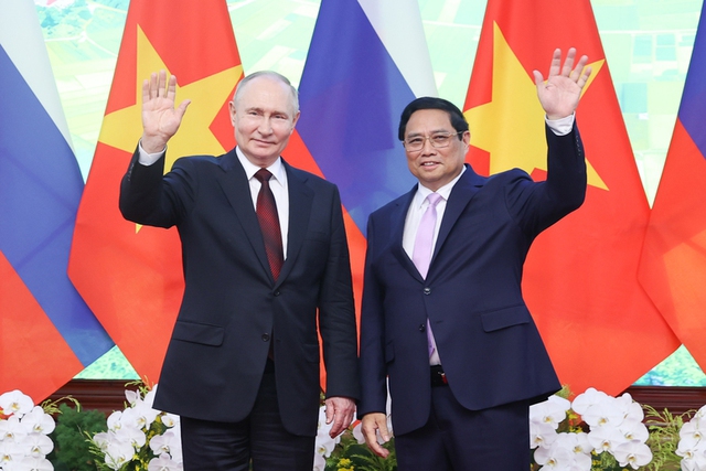 Prime Minister Pham Minh Chinh meets President Putin- Ảnh 1.