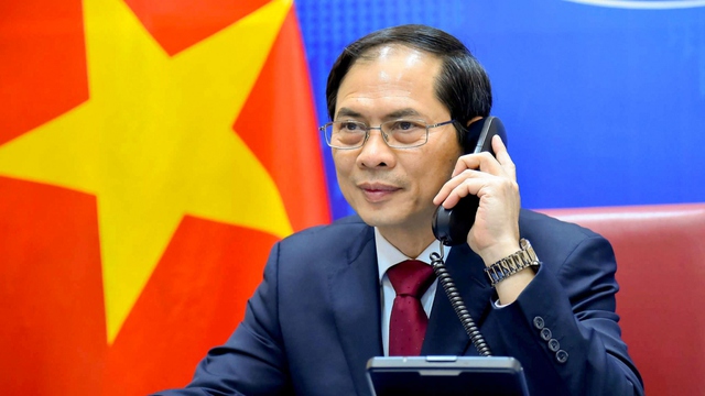 Vietnamese, Thai FMs hold phone conversation - Ảnh 1.