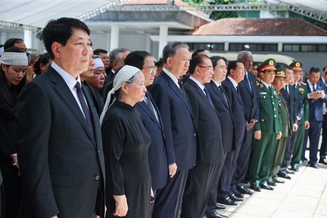 Photos: Memorial service for General Secretary Nguyen Phu Trong- Ảnh 8.