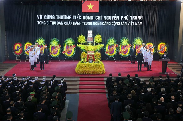 Over 252,000 people pay tribute to Party General Secretary Nguyen Phu Trong - Ảnh 1.