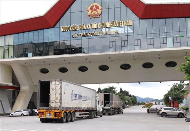 Smart checkpoints to be deployed at Huu Nghi border gate to facilitate customs clearance- Ảnh 1.