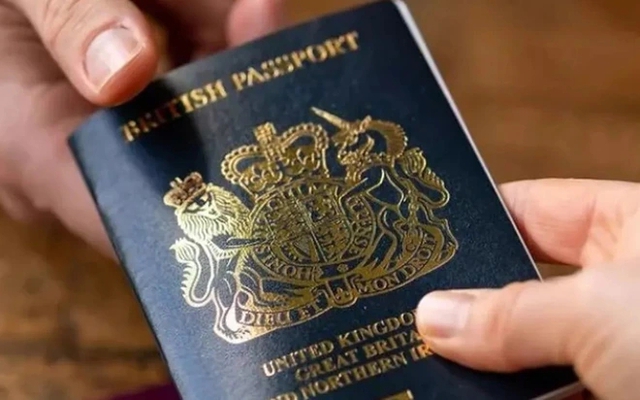 Viet Nam rejects false information on exit ban for British citizens- Ảnh 1.