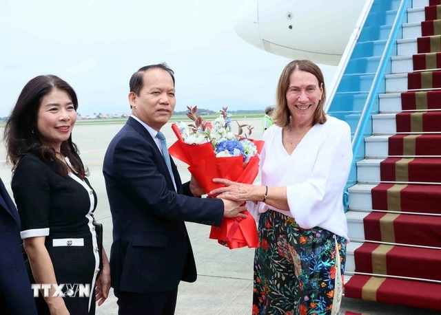 Australian Senate President starts official visit to Viet Nam - Ảnh 1.