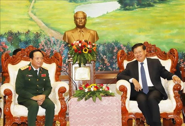 Viet Nam treasures special ties with Laos: high-ranking military officer- Ảnh 1.